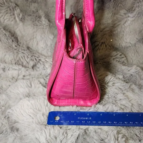 Like new small neon pink Zara purse - Picture 6 of 12